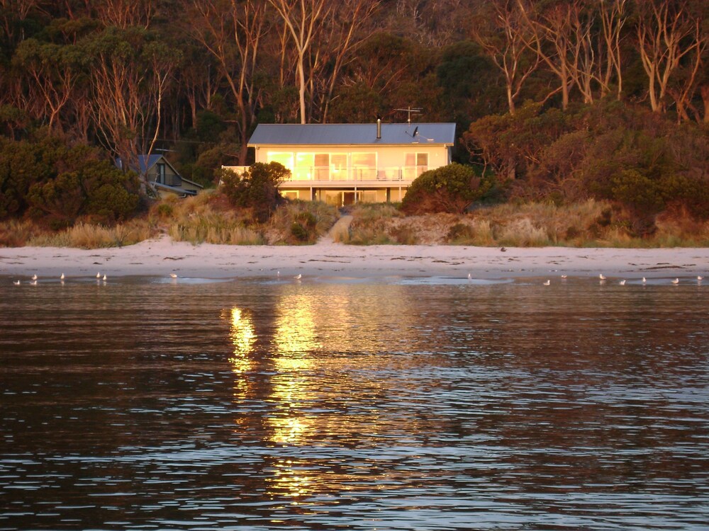 Harpers On The Beach — Hobart