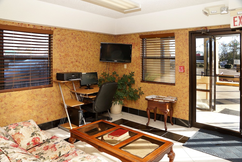 Executive Inn Opp - photo 5