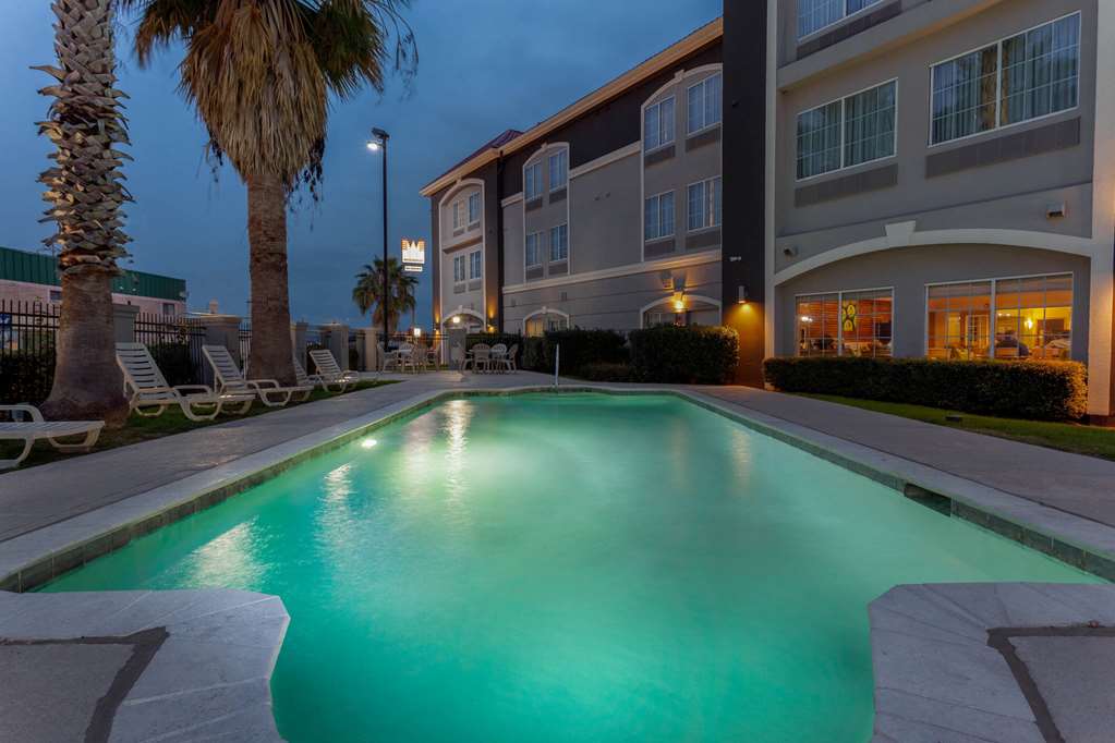 La Quinta Inn & Suites by Wyndham Seguin - photo 9