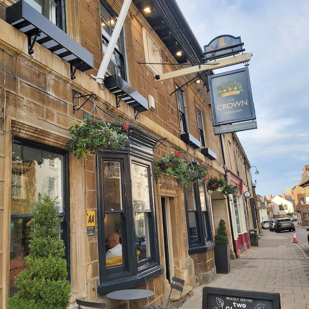The Crown Inn - carbon neutral hotel in Oakham