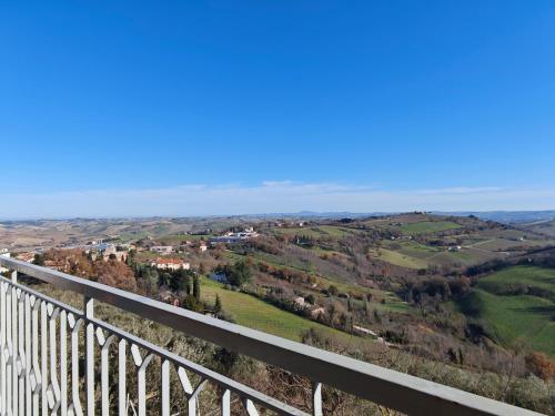 CASA DORIS Montecarotto Le Marche Top Lage Glasfaser WIFI neu renoviert — 4-Star Luxury Hotel in Montecarotto, Italy