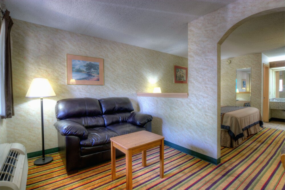 Red Roof Inn & Suites Athens AL - photo 9