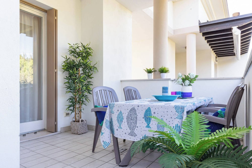 Comfortable Flat in a Residence With Swimming Pool — 4-Star Luxury Hotel in San Michele Al Tagliamento, Italy