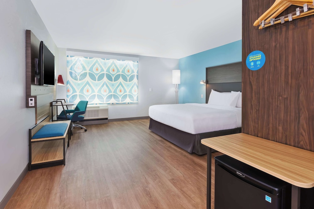 Tru By Hilton Comstock Park Grand Rapids - photo 12