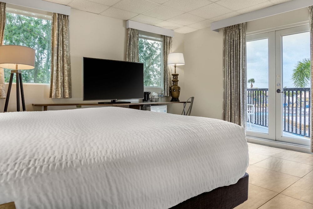 The Luce St. Pete Beach a Tribute Portfolio Hotel - photo 10
