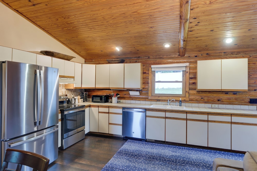 Cozy Brookville Home W Fire Pit And Deck 19319287 — Brookville