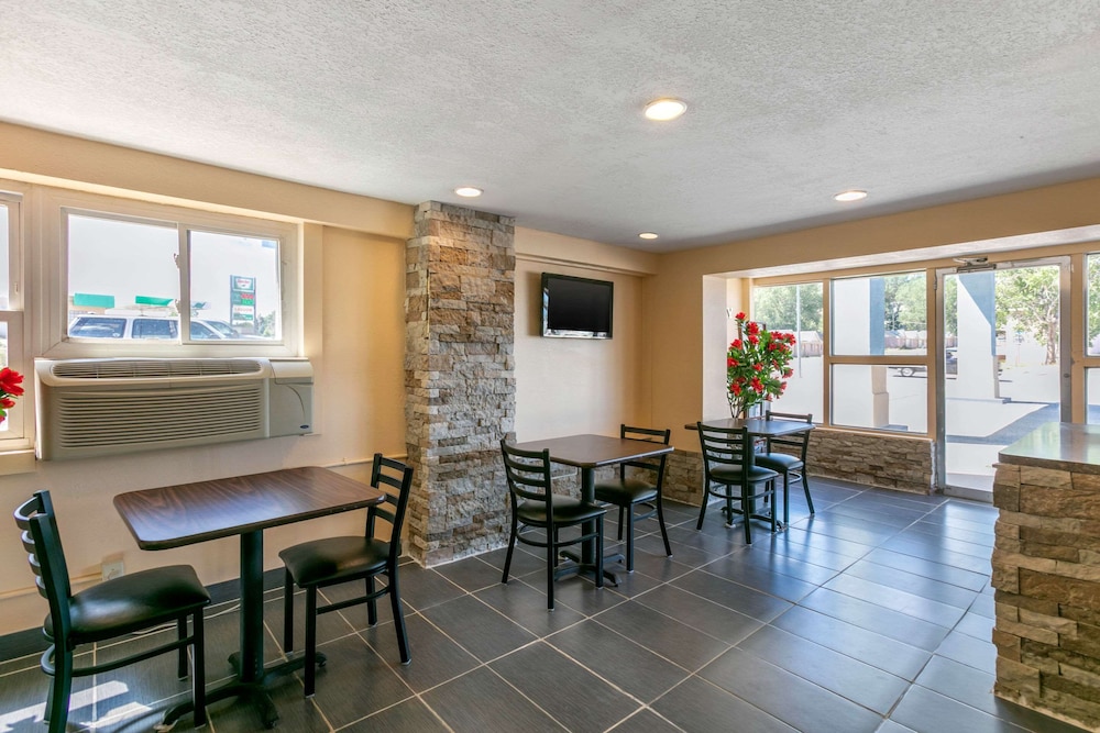 Rodeway Inn Rawlins - photo 14