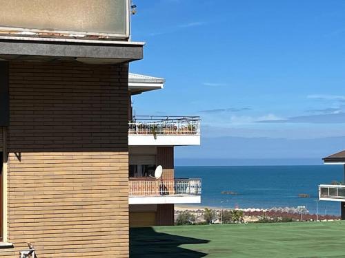 2 Suite Esclusive nel Cuore della Città con Balcone Vista Mare — 4-Star Luxury Hotel in Pescara, Italy
