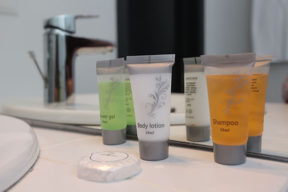 Bathroom amenities