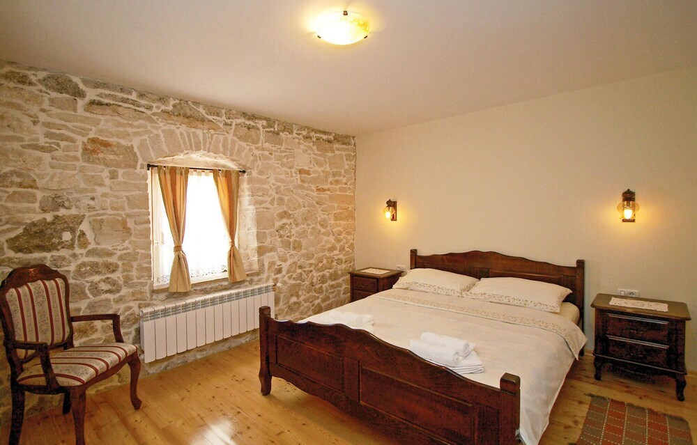 Amazing Home In Krnica With Wifi — 4-Star Luxury Hotel in Marcana, Croatia