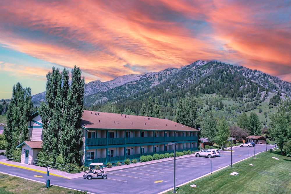 Flying Saddle Resort - photo 47