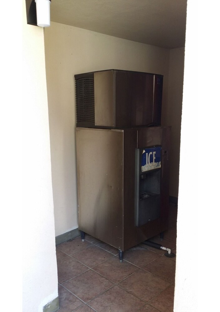 Cajun Inn - photo 11