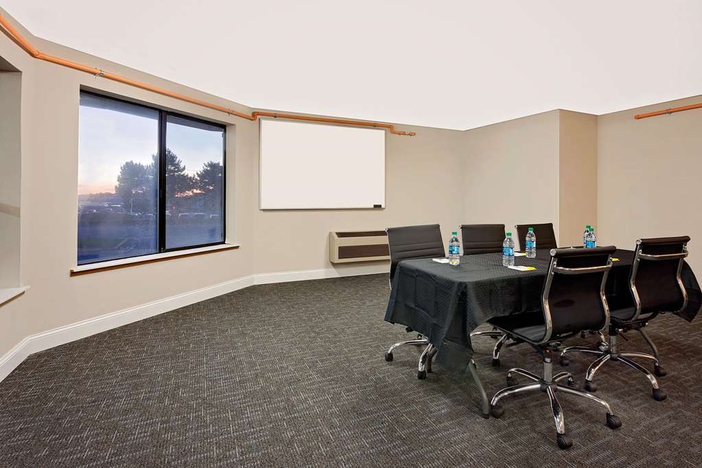 Days Inn by Wyndham Lakewood South Tacoma - photo 51