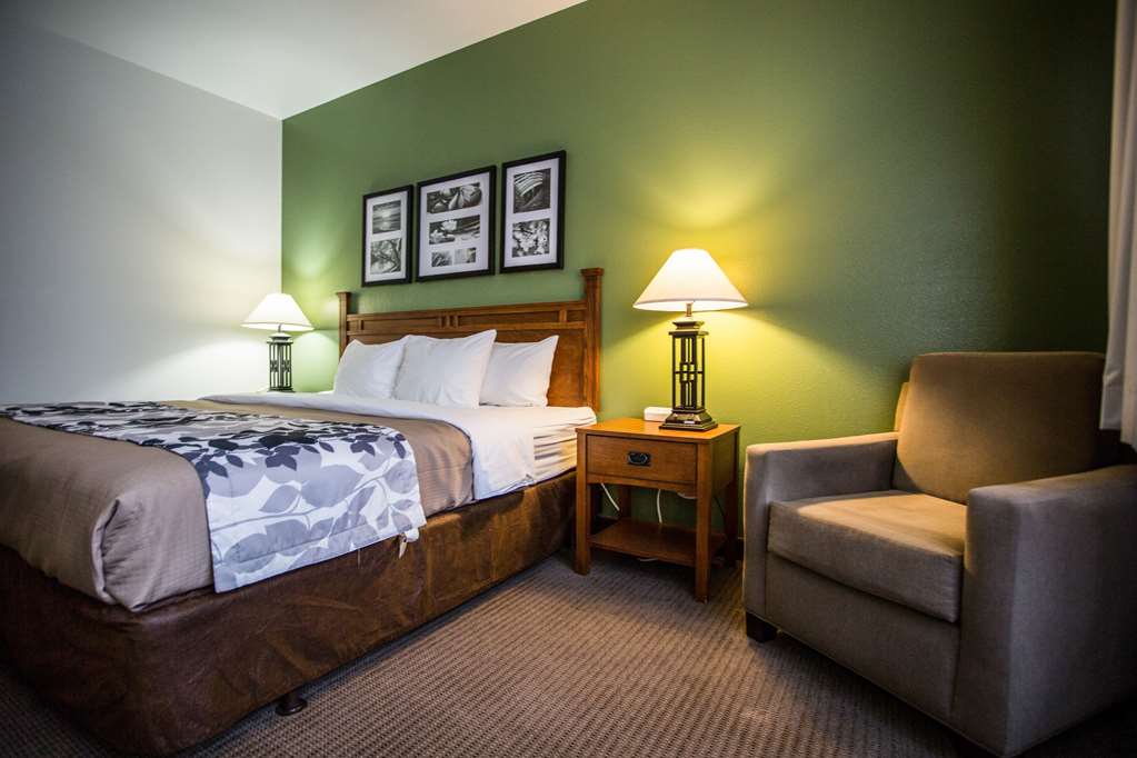 Sleep Inn & Suites Conference Center Eau Claire North - photo 13