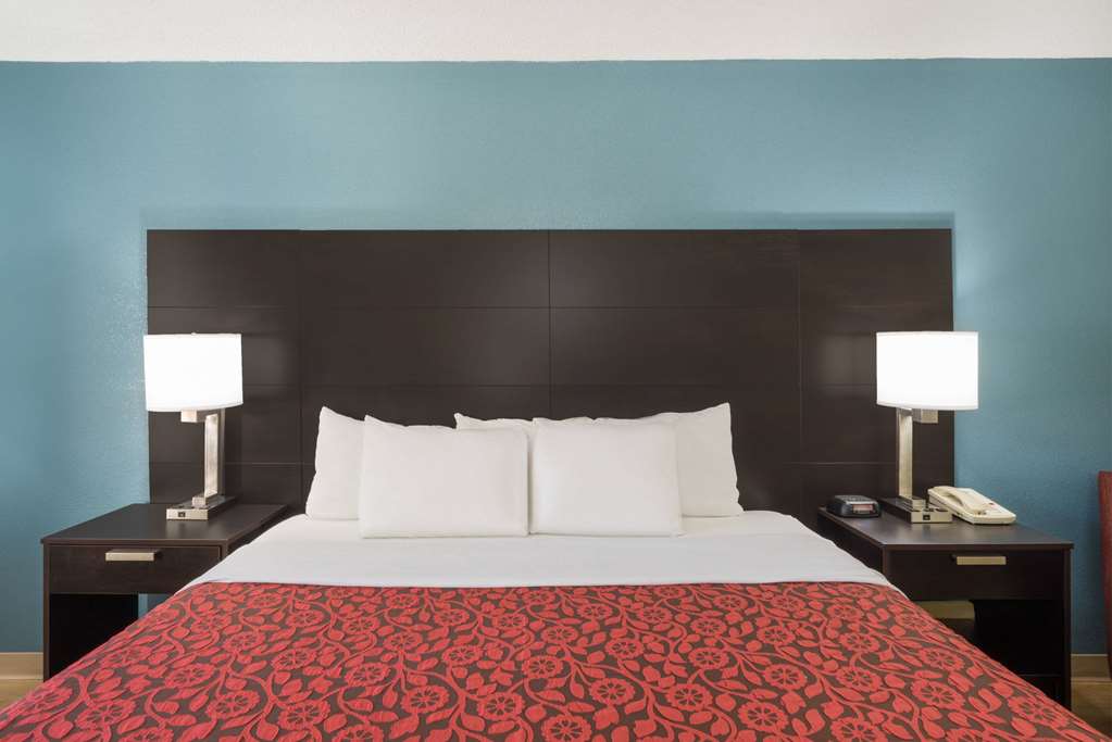 Days Inn by Wyndham Raleigh Midtown - photo 14