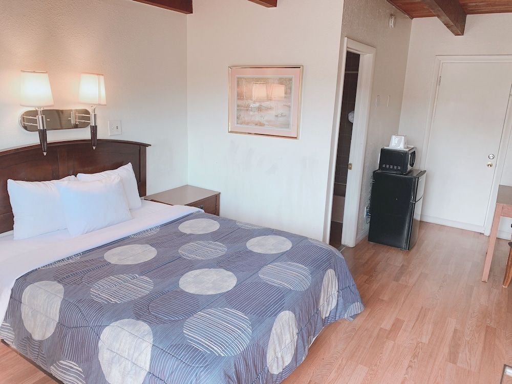 Americas Best Value Inn Fort Collins - photo 10