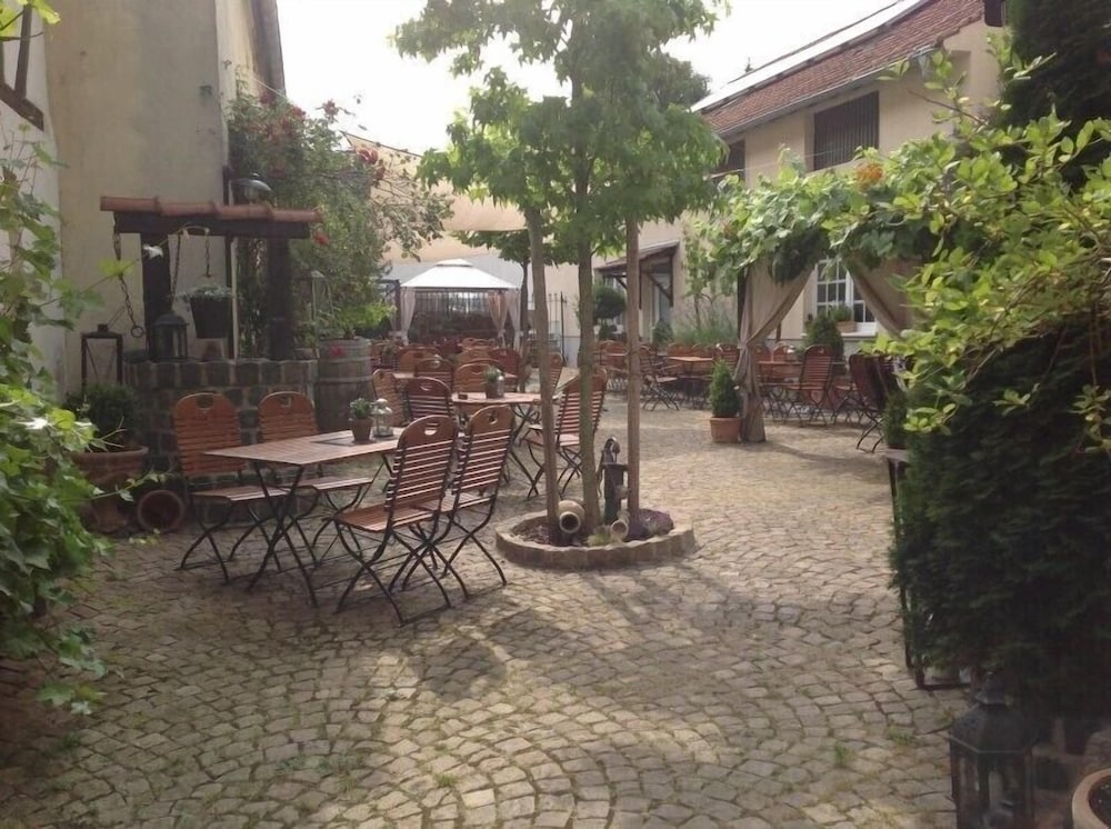 Hotel Restaurant Alter Hof — hotel in Hofheim Am Taunus