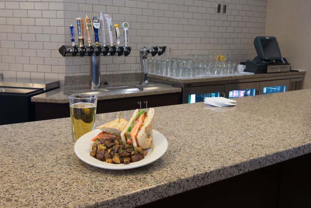 Holiday Inn Bismarck by IHG - photo 65