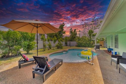 2 Kitchens Pool Ping Pong Corn Hole BBQ in Venice, United States