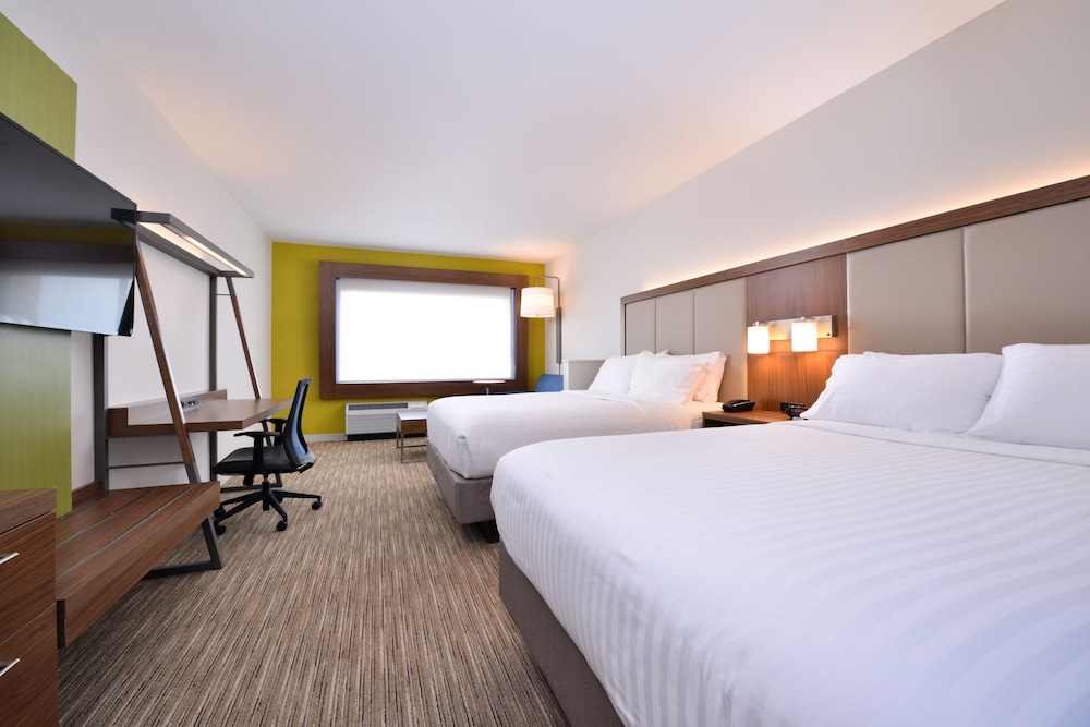 Holiday Inn Express & Suites Madison by IHG - photo 7