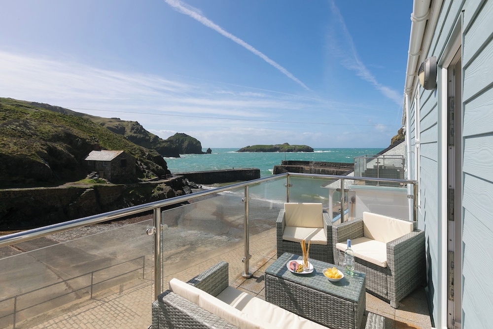 Rebecca — 4-Star Luxury Hotel in Helston, United Kingdom