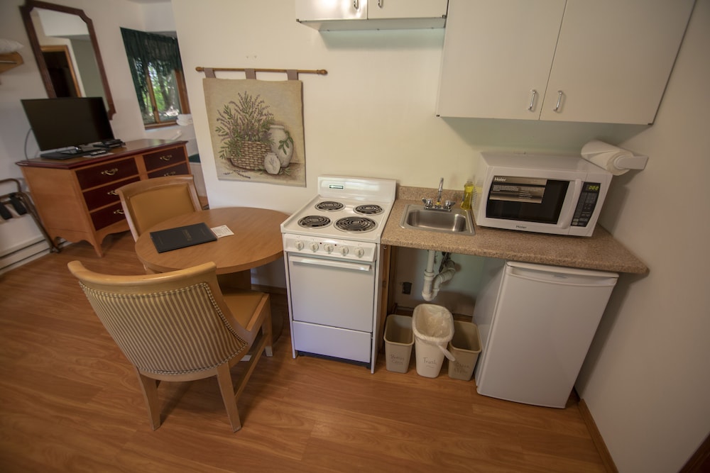 Coachlite Inn - photo 33