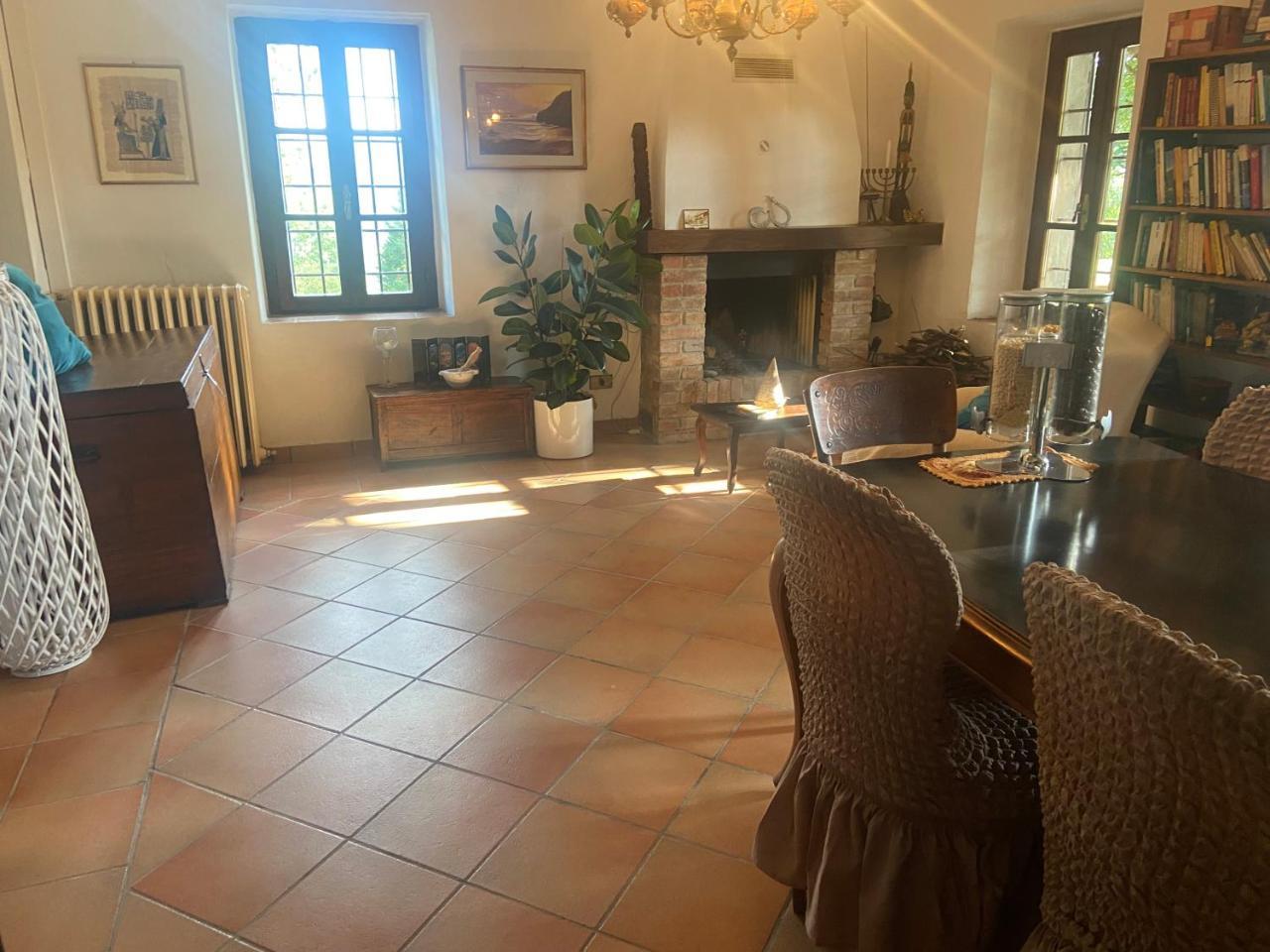 Agriturismo Cergallina — 4-Star Luxury Hotel in Vernasca, Italy