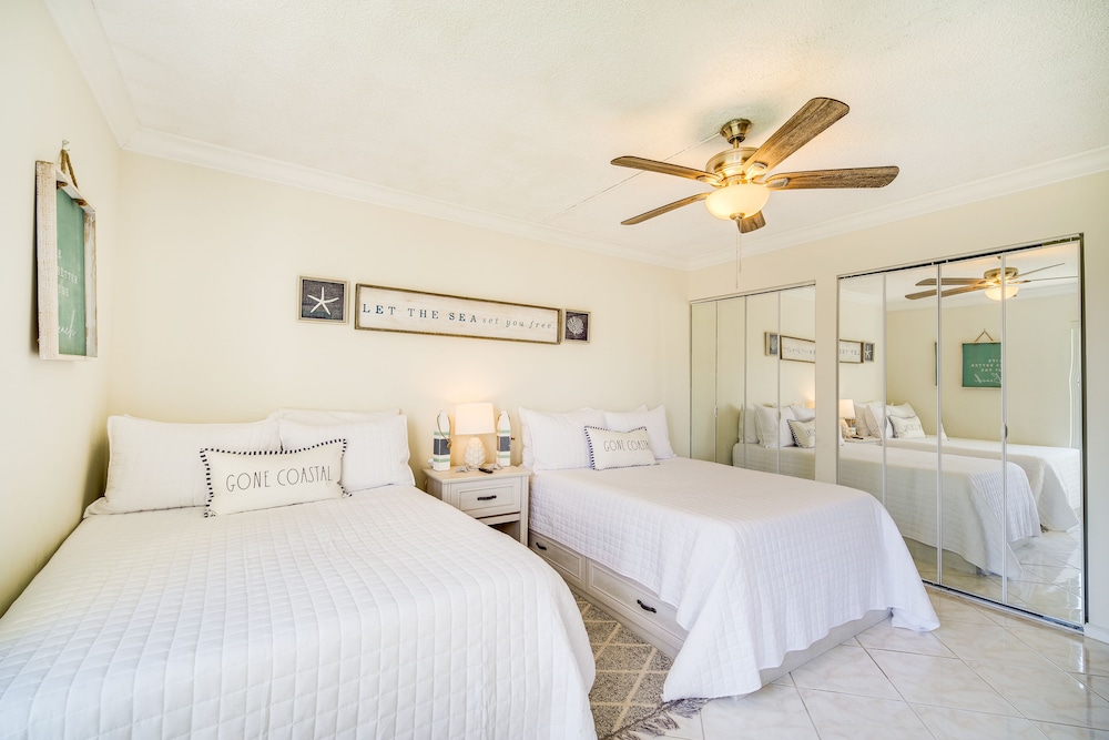 Sunny Fort Pierce Resort Condo w Beach Access - photo 3