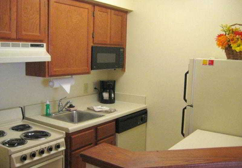 MainStay Suites Columbus Worthington - photo 2