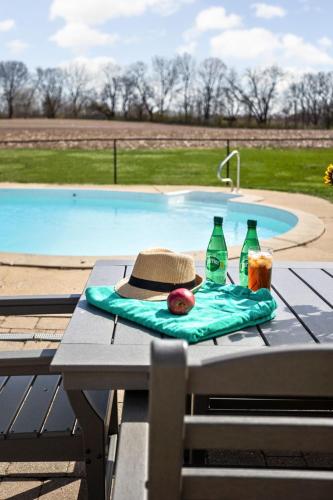 Entertainer S Dream W Pool Games — Greenwood