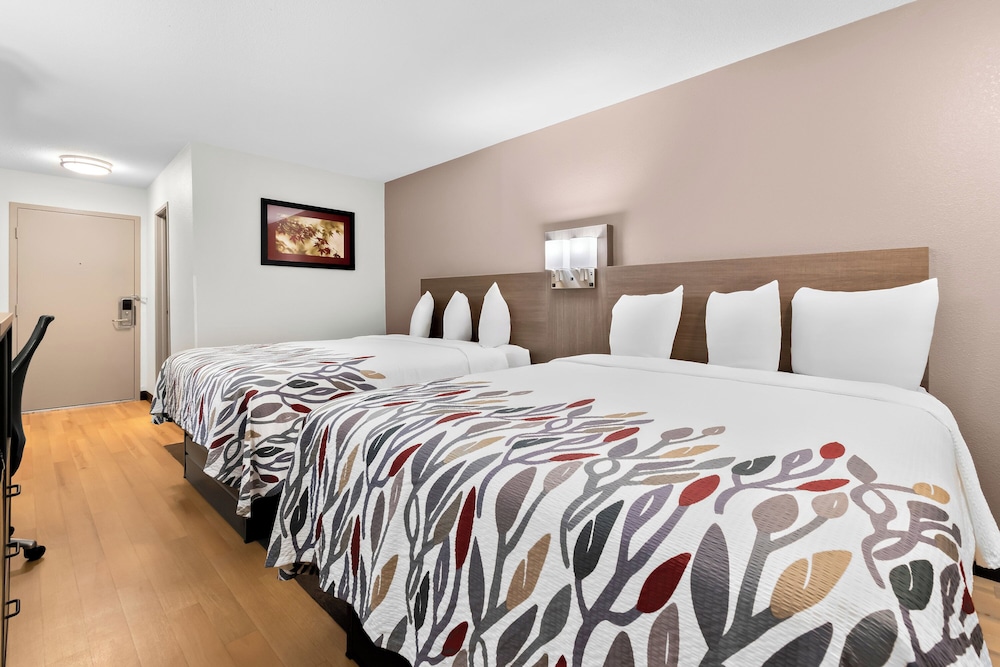 Red Roof Inn Harrisburg North - photo 11