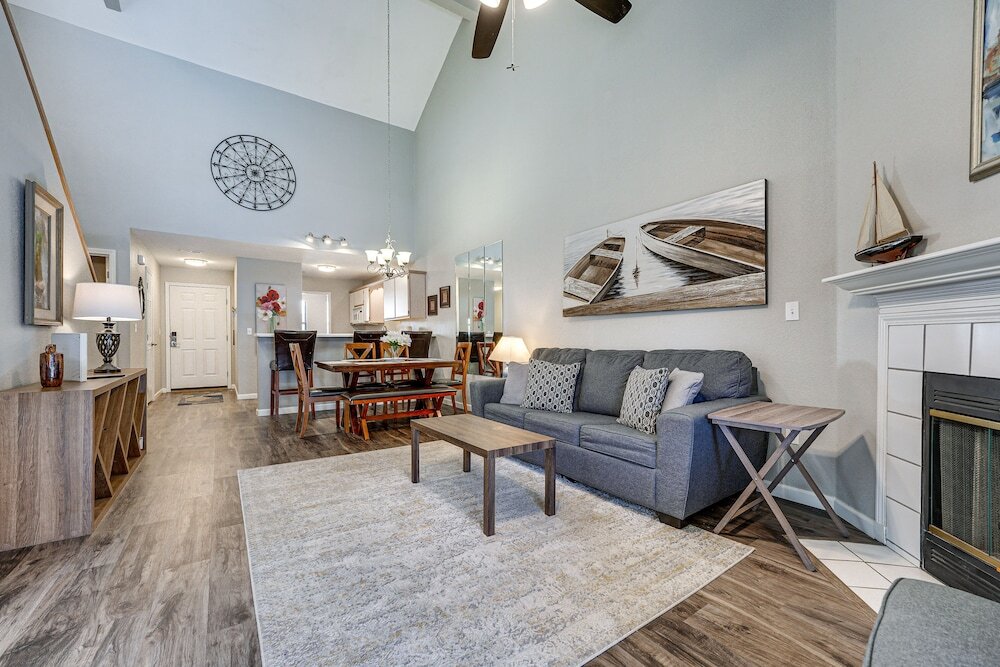 Lakefront Branson Penthouse w Resort Amenities - photo 4