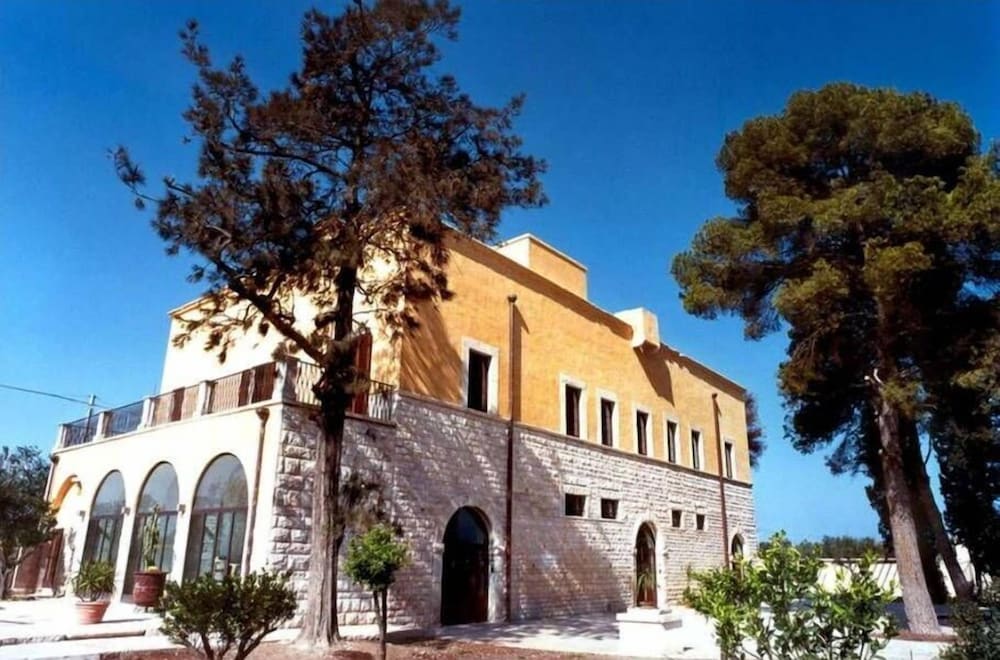Villa Carcano B&B — 4-Star Luxury Hotel in Trani, Italy