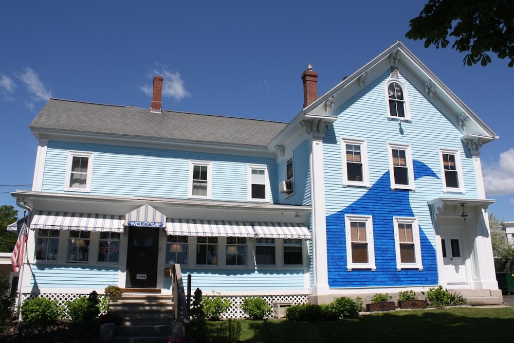 Coast Village Inn & Cottages - featured photo