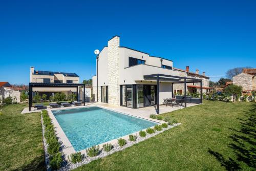 Villa Maria — 4-Star Luxury Hotel in None, Croatia