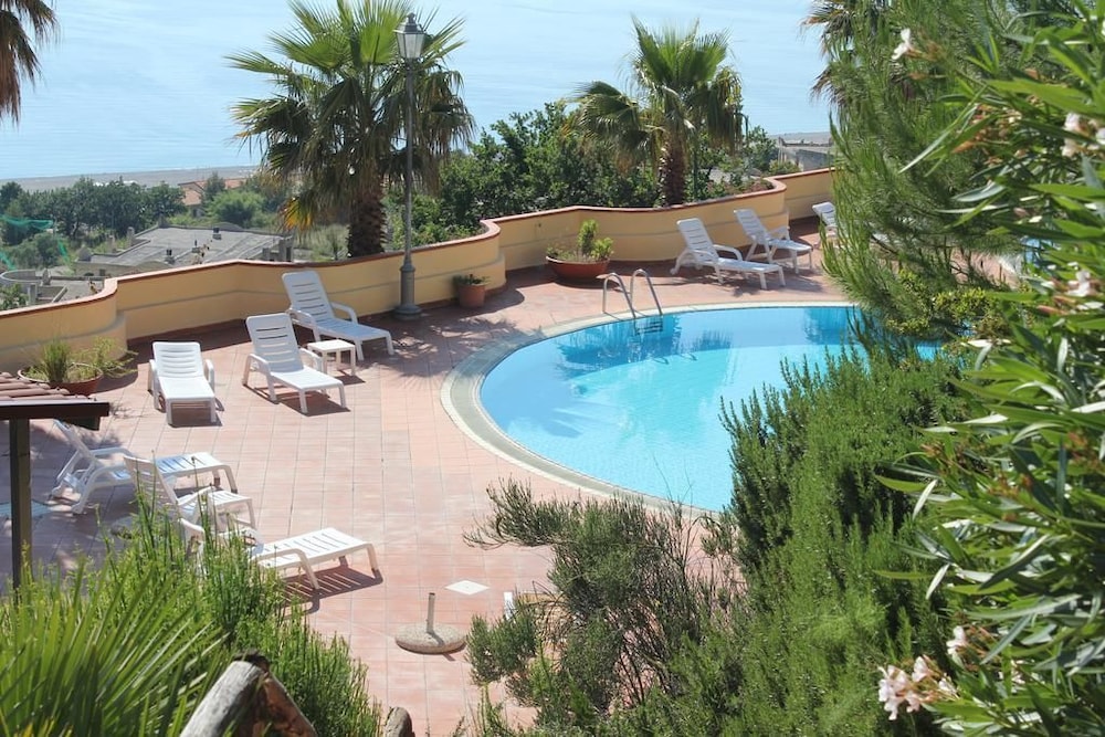 Hotel Residenza del Golfo — 4-Star Luxury Hotel in Praia A Mare, Italy
