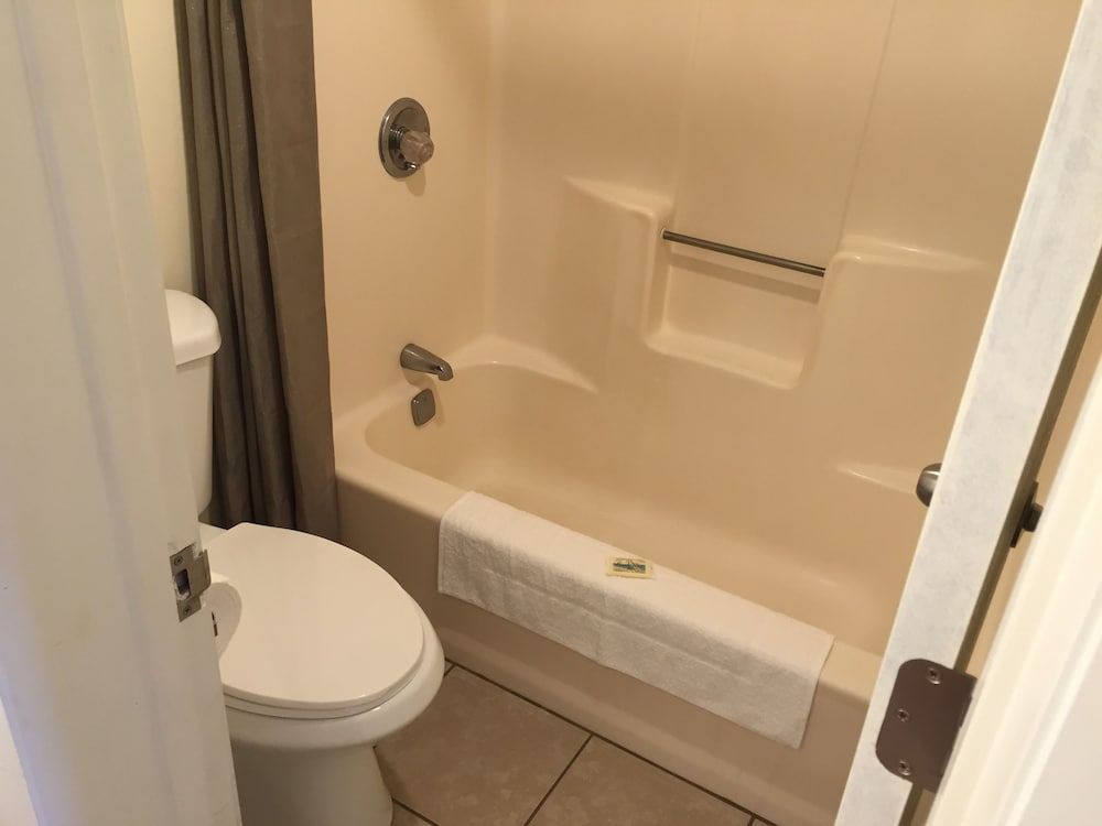 Inn Express - carbon neutral hotel in Sneads