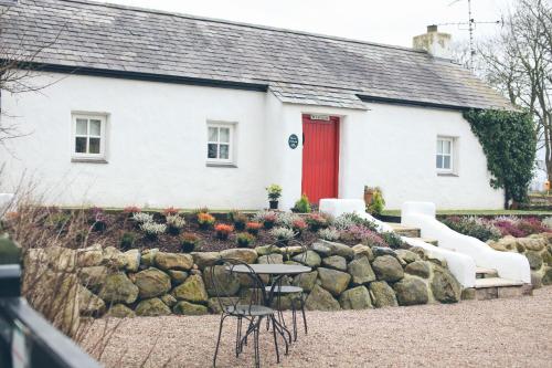 Scott's Barn - carbon neutral hotel in Cookstown
