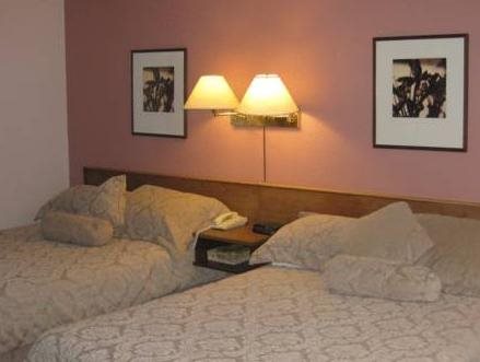 Esquire Motel — Bedford