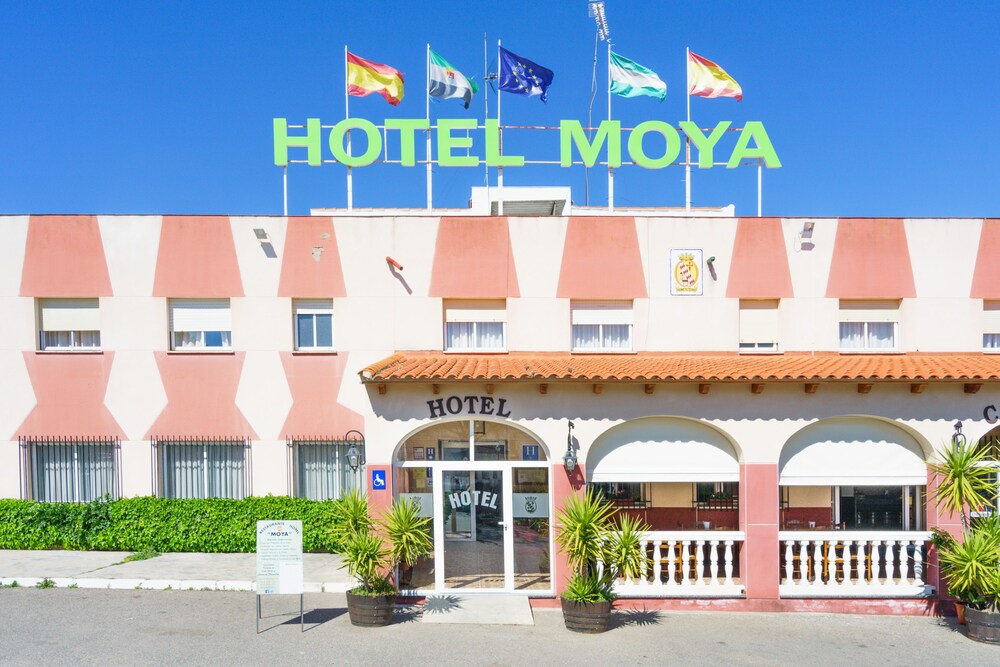 Hotel Moya — hotel in Monesterio