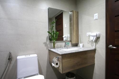 Carlosta Hotel — Ormoc — photo 5