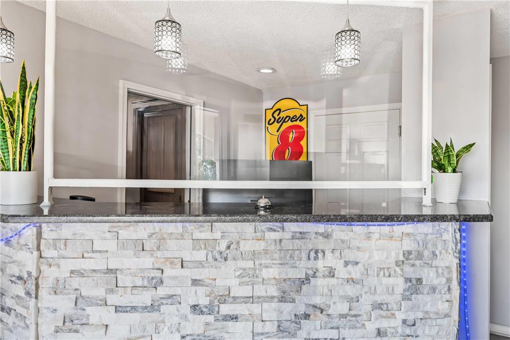 Super 8 by Wyndham Brownsburg - photo 11