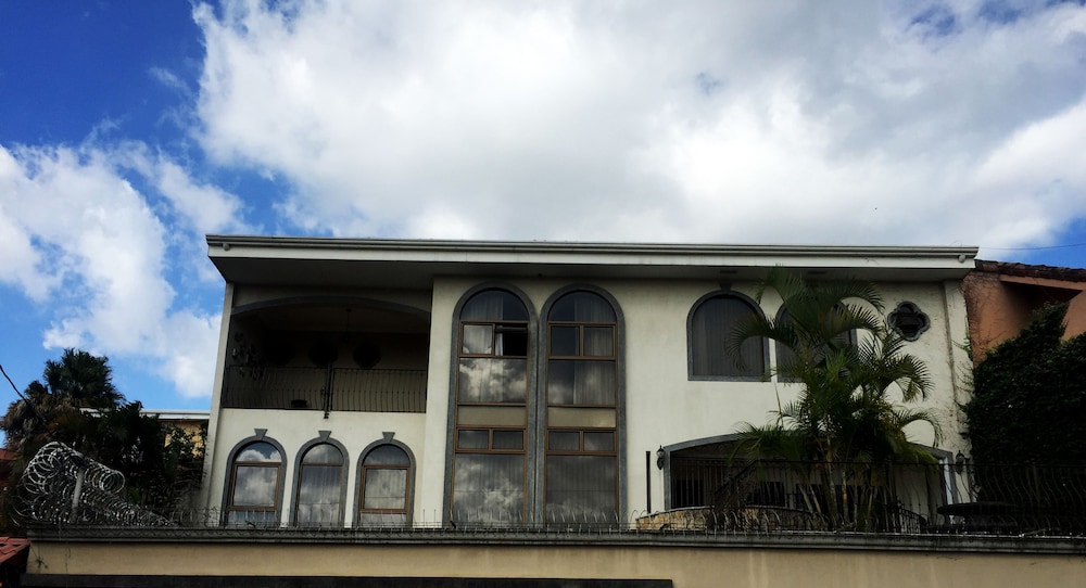 Green Valley Hotel Boutique in Curridabat, Costa Rica