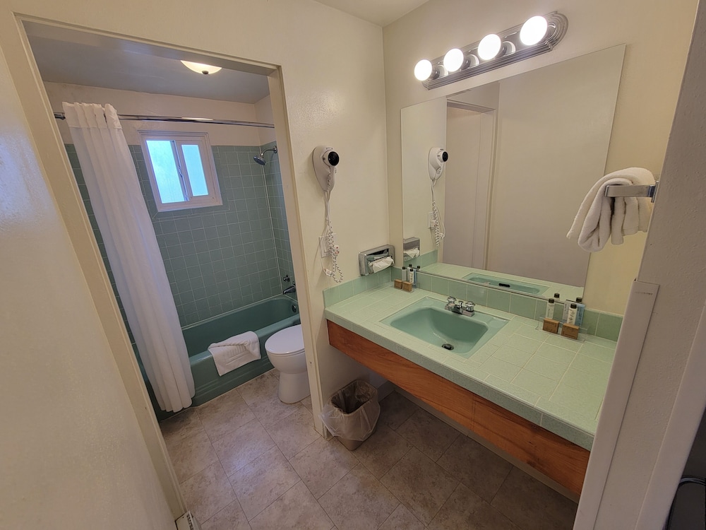 Uptown Inn - photo 35