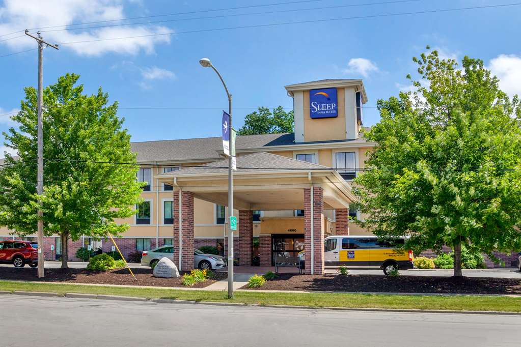 Sleep Inn & Suites Airport - photo 2