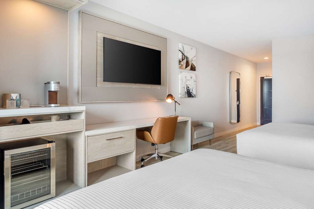 Cambria Hotel Waco University Riverfront - photo 17