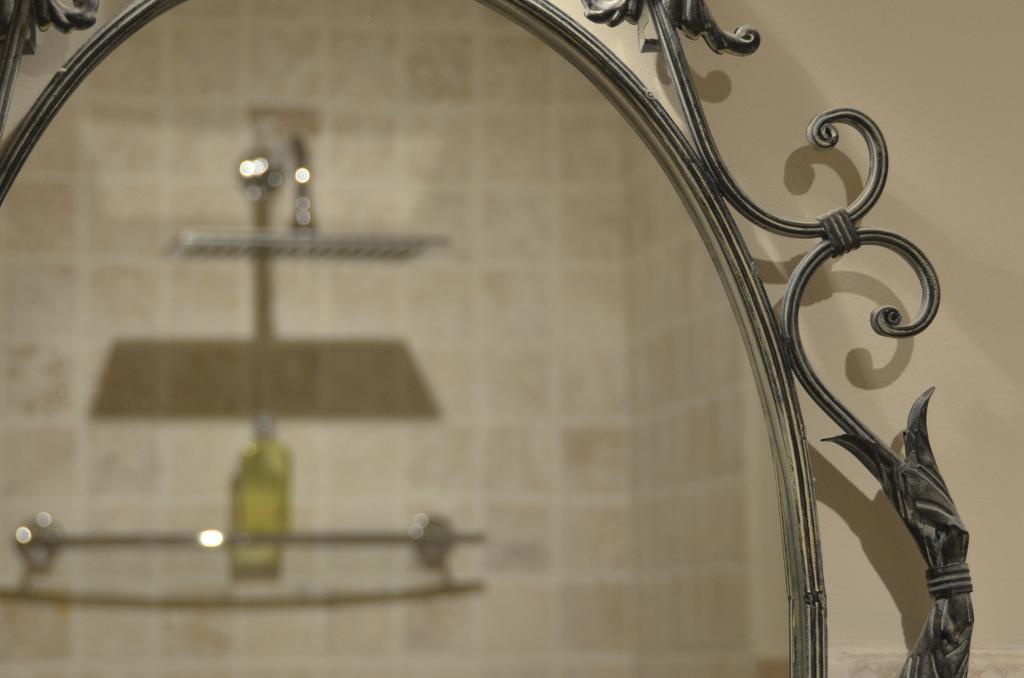 Sainte Hélène Chambres d'hôtes — 4-Star Luxury Hotel in Olonzac, France