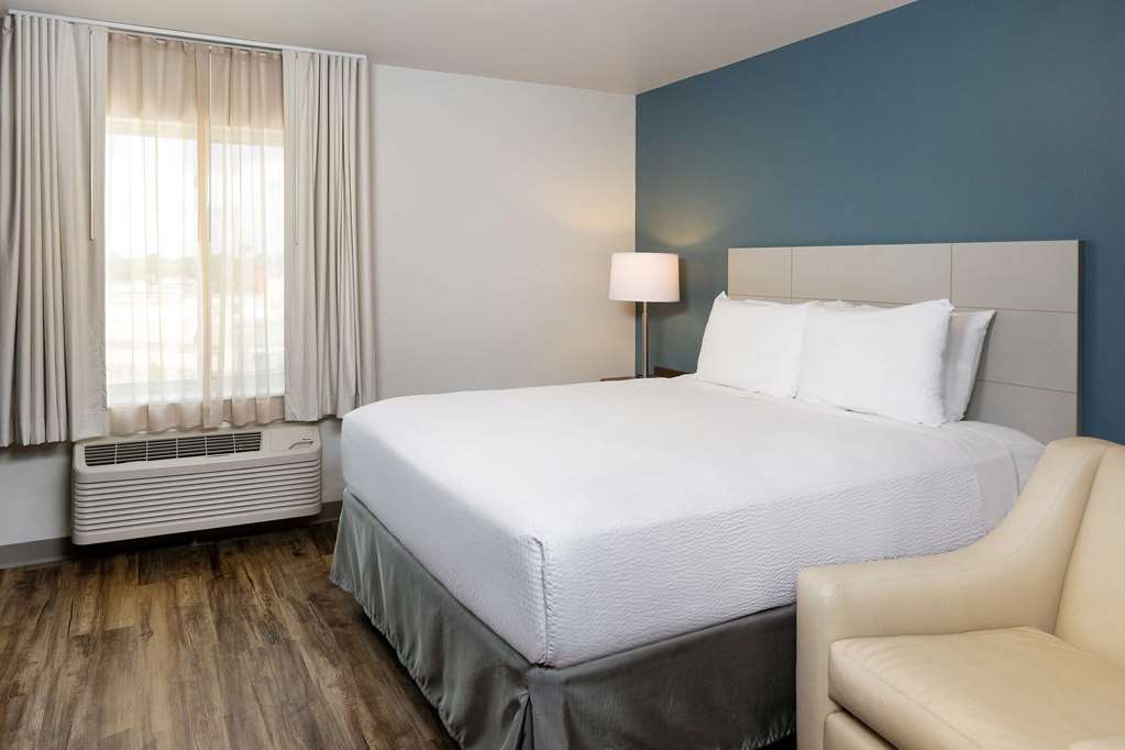 WoodSpring Suites Houston IAH Airport - photo 11