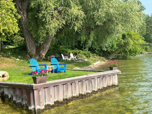 Latitude Adjustment - last minute hotel in Traverse City