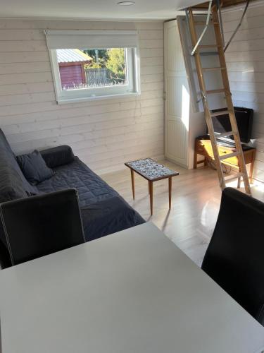 Attefallshus On Hönö 4 Beds - last minute hotel in Hoenoe
